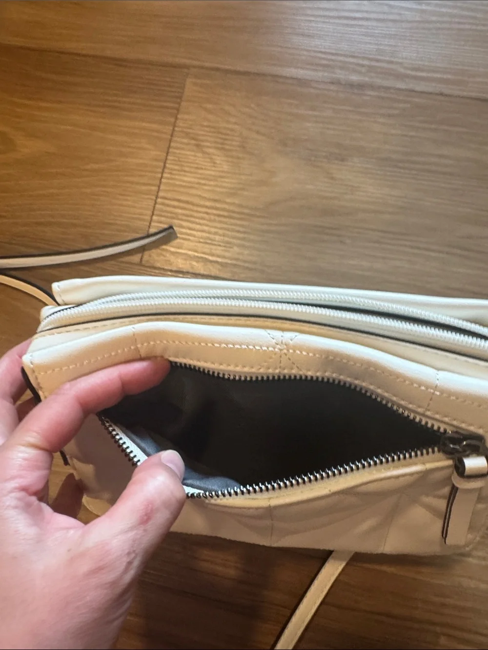 Simply Vera Vera Wang Cream Quilted Crossbody Bag